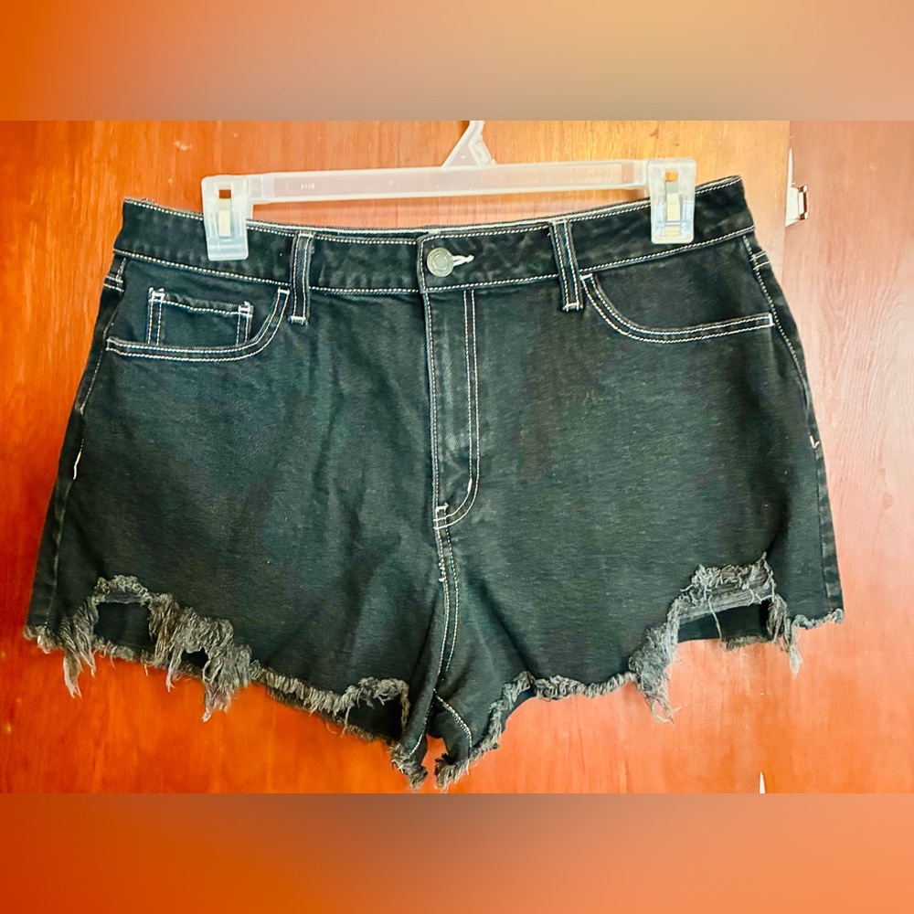 SO Black Frayed Hem Jean Shorts